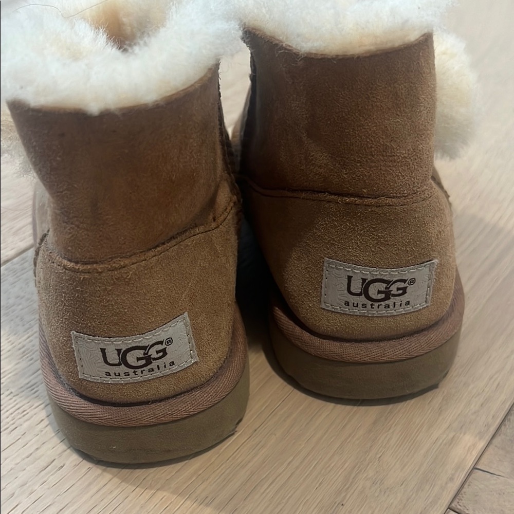 Uggs - Picture 3 of 5